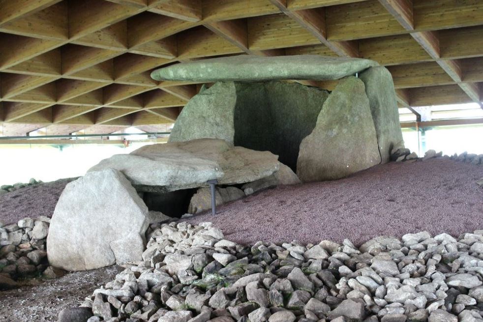 Perfil de dolmen. Imagen Marta Arias López
