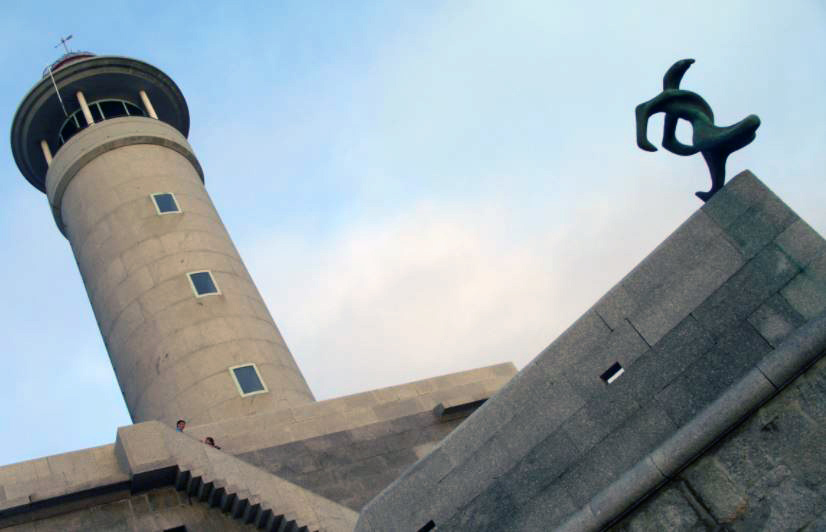 Faro de Punta Nariga